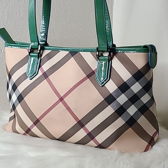 💯 Authentic Burberry Novacheck Tote Bag 🍀 - Picture 5 of 15
